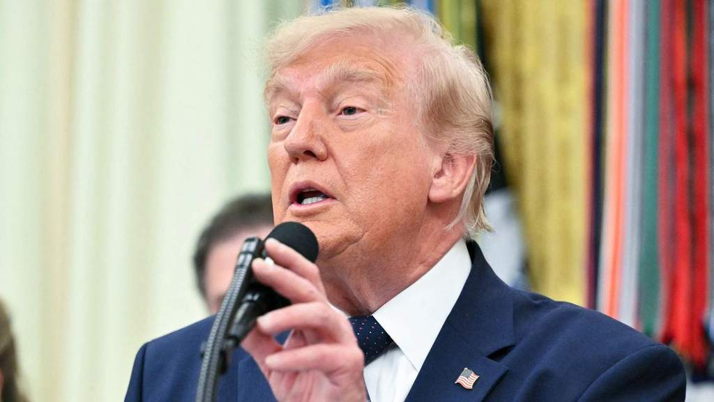 Trump Sebut Wasit Sangat Mencurigakan Usai Kartu Merah Balogun