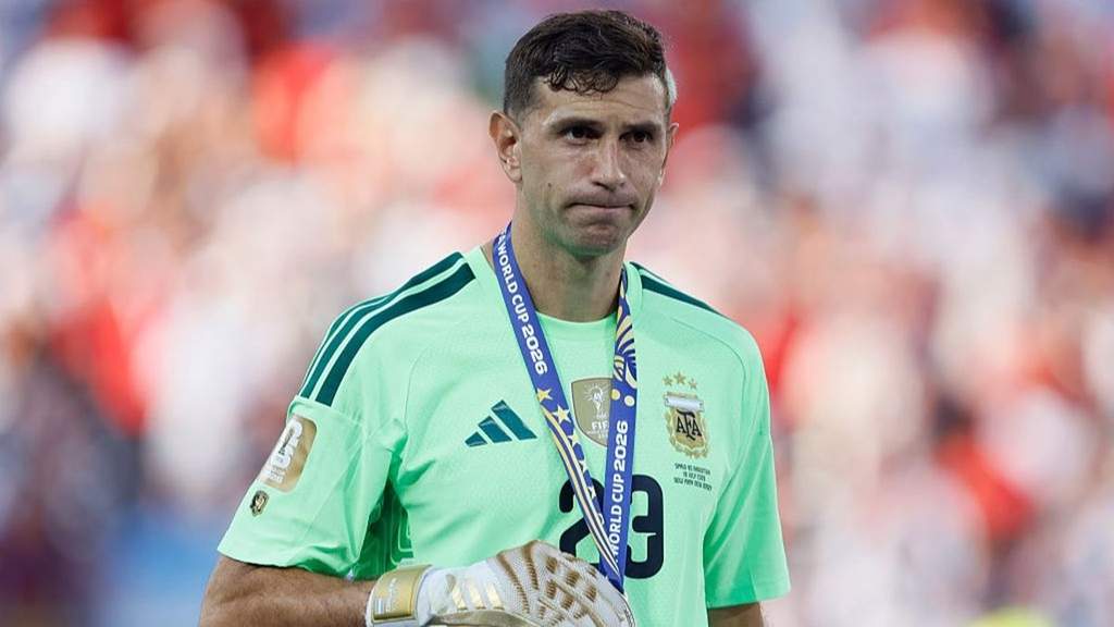 Emi Martinez Isyaratkan Pensiun Usai Argentina Gagal di Final