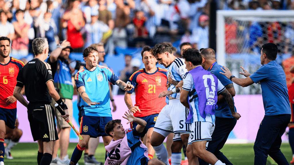 Kartu Merah Leandro Paredes Dihapus dari Sistem Informasi FIFA