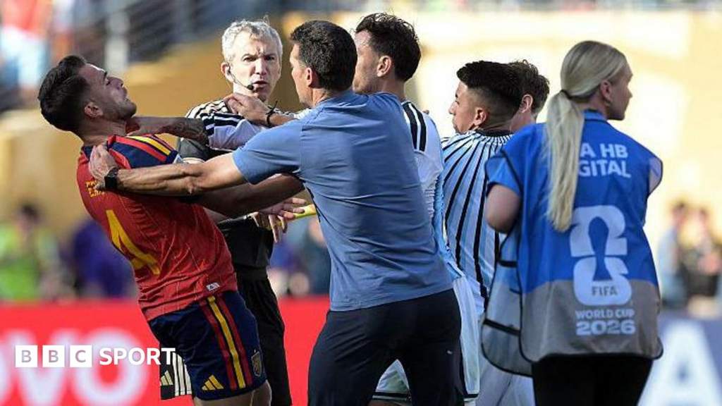 FIFA Investigasi Keributan Pemain Argentina Usai Final Piala Dunia