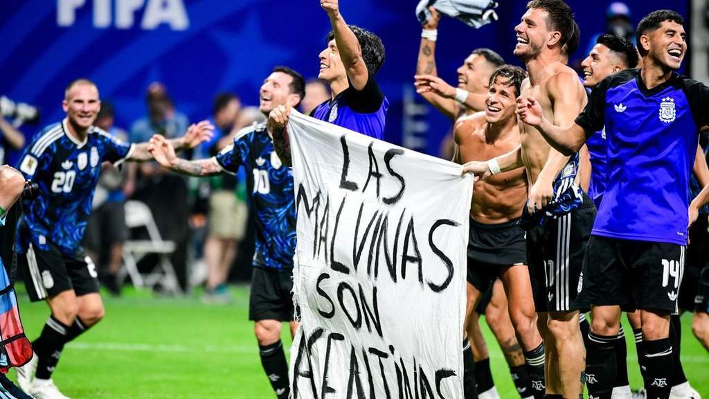FIFA Selidiki Spanduk Kontroversial Argentina Terkait Falkland