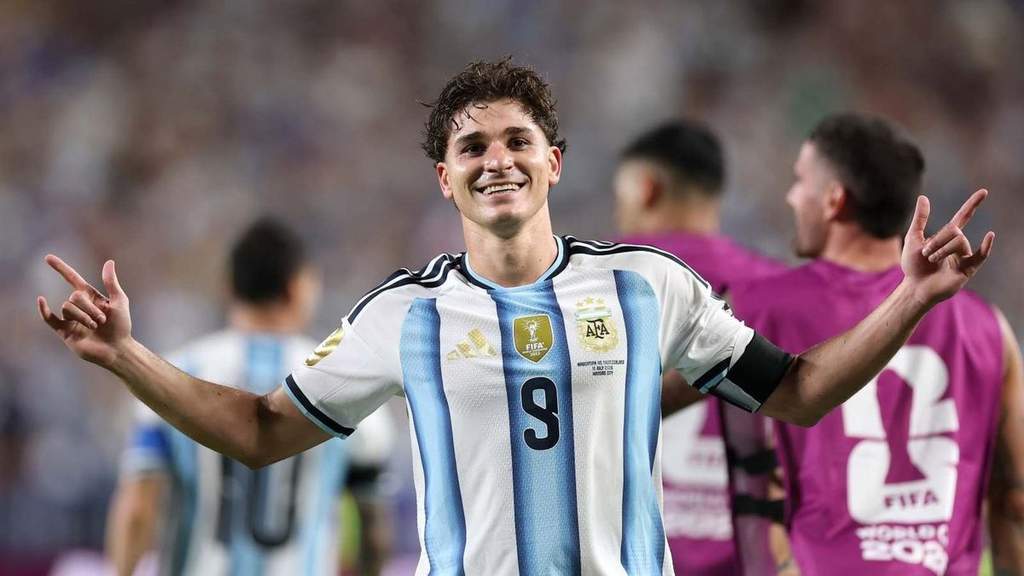 Arsenal Berpeluang Rekrut Julian Alvarez dari Atletico Madrid