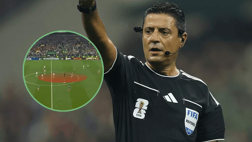 Momen unik pemain Meksiko melakukan kick-off ilegal saat melawan Inggris di Piala Dunia