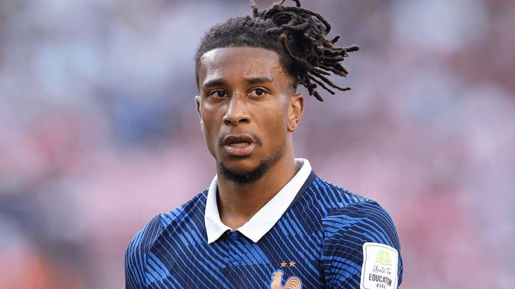 Pemain bintang Prancis Michael Olise saat bertanding membela klubnya Bayern Munich