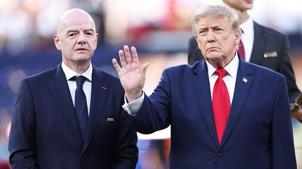 Momen upacara medali Piala Dunia saat Donald Trump memberikan medali kepada para pemain.